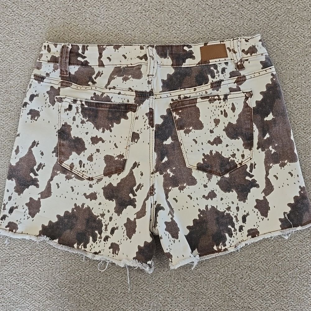 Judy Blue Brown & White Cowprint High-Rise Denim Shorts - Picture 3 of 11